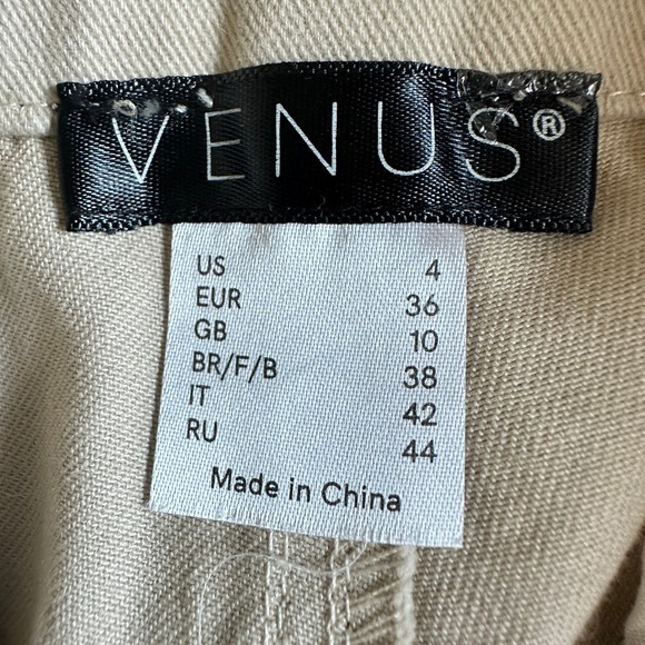 Venus Khaki Shorts Chino Beige Casual Classic Preppy Size 4 Summer Travel‎ NWOT - Picture 3 of 10